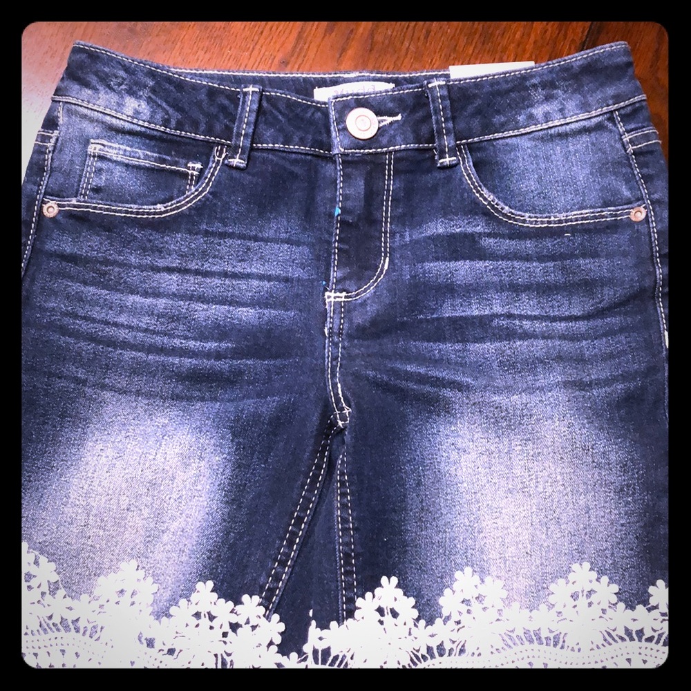 Mudd lace trim Bermuda shorts